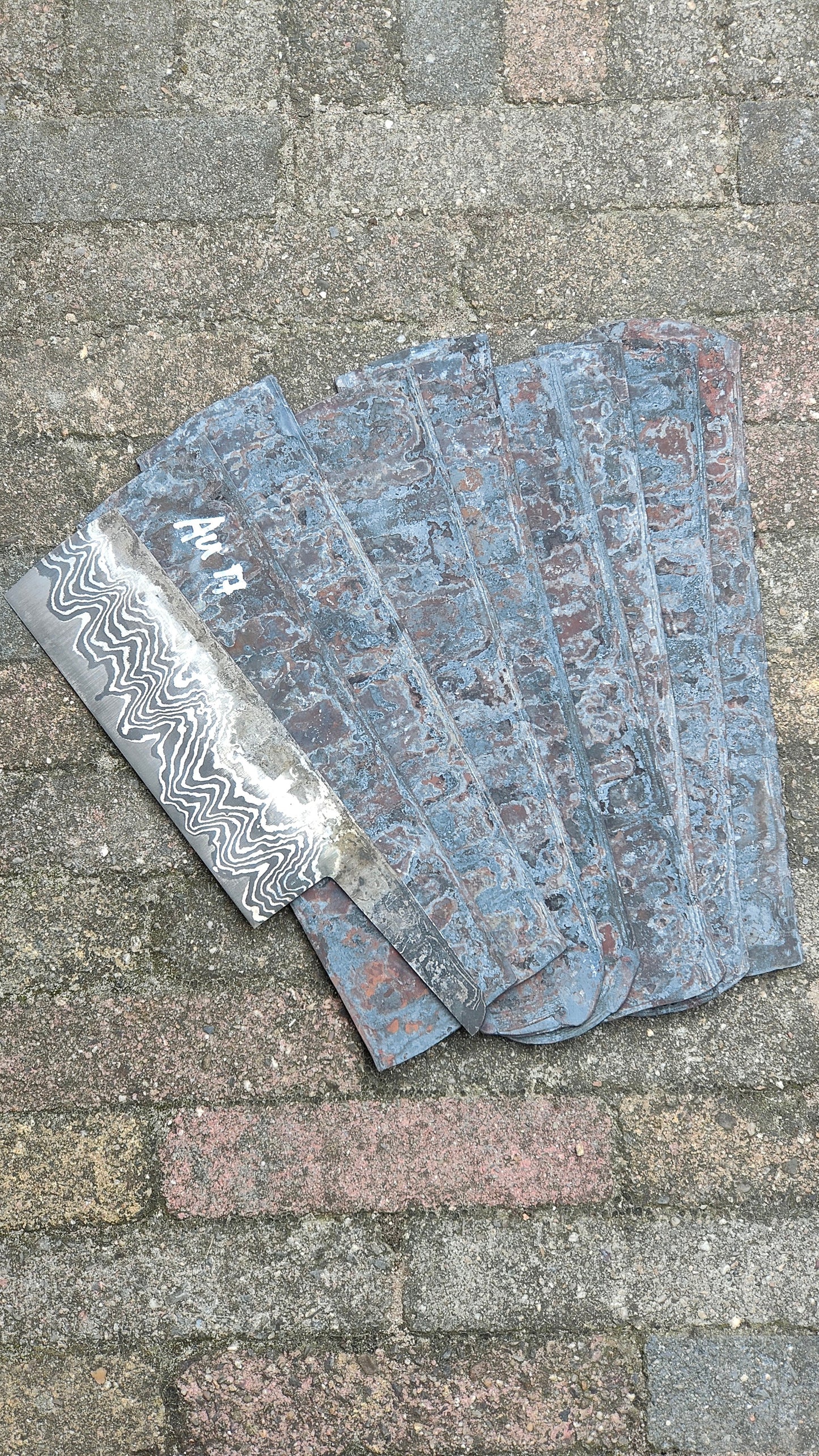 I san mai apex ultra and 17 layers of 02/75ni8 cladding