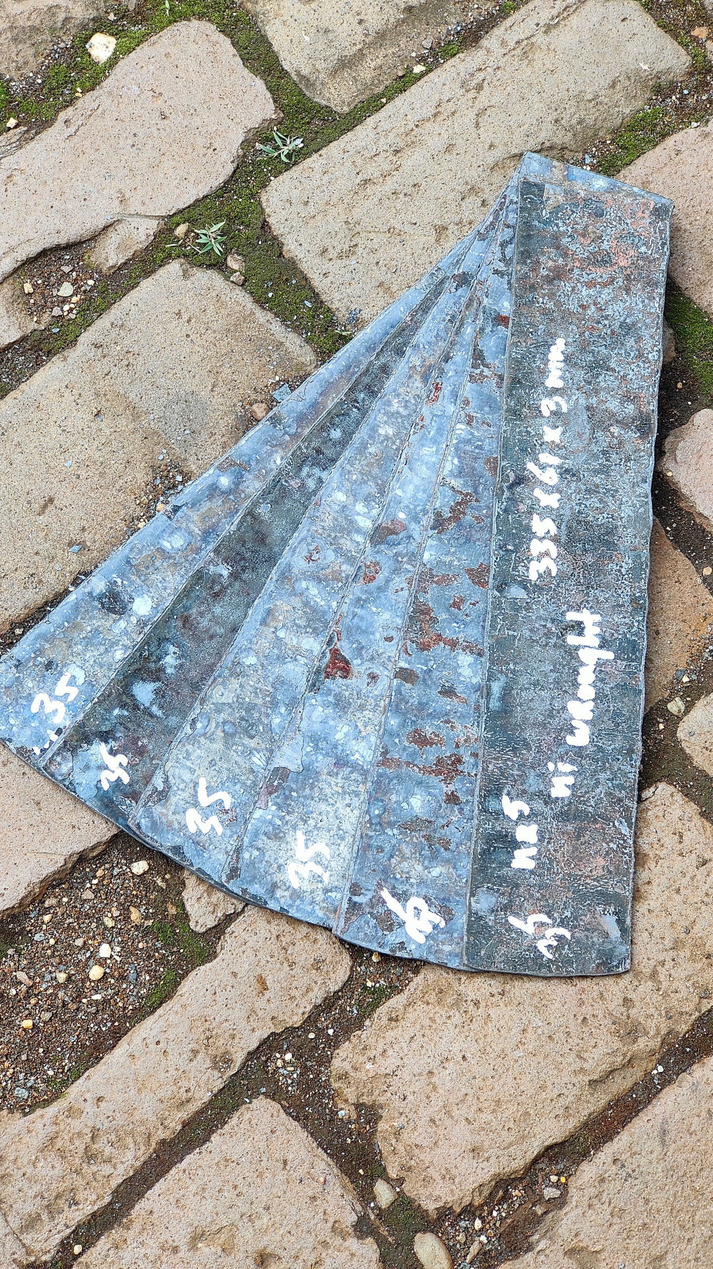 Go mai 02/75ni8 cored with Ni foil and wrought iron cladding